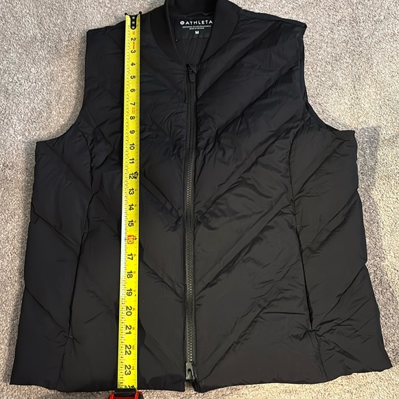 Size M puffer vest from Athleta - Picture 7 of 7